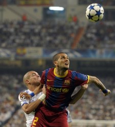Alves-pepe-champions-2011-afp.jpg
