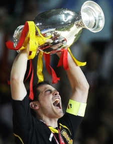 Casillas_titulo_eurocopa.jpg