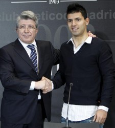 Cerezo-aguero-2011-efe.jpg