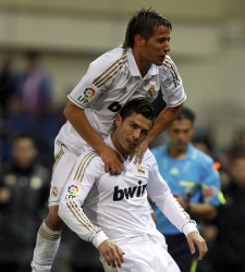 Coentrao-CR7-celebra-2012-reuters.jpg