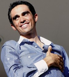 Contador-mano-pecho-2010.jpg