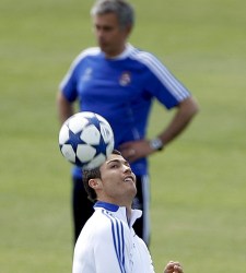 Cr7-mourinho-entreno-champions-2011-efe-2.jpg