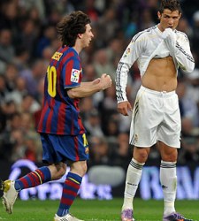 Cr9-mira-Messi-2009.jpg