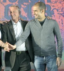 Cruyff-Guardiola-2010-afp.jpg