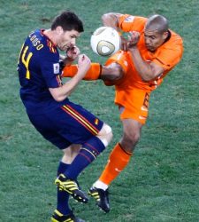DeJong_patada_alonso.jpg