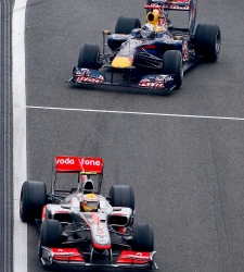 Hamilton_paddock_Vettel.jpg