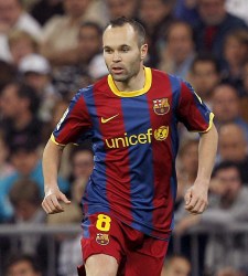 Iniesta-bernabeu-2011-efe.jpg
