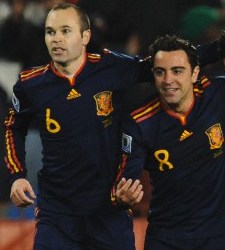 Iniesta-xavi-sudafrica-2010.jpg