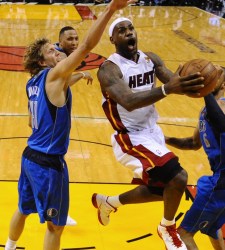 James-salta-final-NBA-2011-reuters.jpg