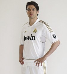 Kaka-nueva-equipacion-2011-efe.jpg