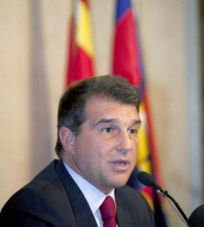 Laporta-banderas.jpg