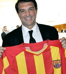 Laporta_camiseta_barca_senera.jpg