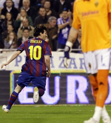 Messi_zaragoza_celebra_portero.jpg