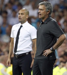 Mourinho, indignado con la llamada de Casillas a Xavi y Piqué tras la Supercopa