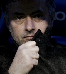 Mourinho-banquillo-oscuro.jpg