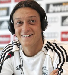 Özil