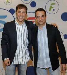 JJ Santos podría narrador a España en la Euro pese a la presencia de Paco González