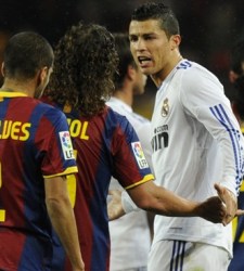 Puyol-cr7-discuten-2010-afp.jpg