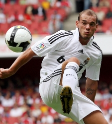 Sneijder_emirates.jpg