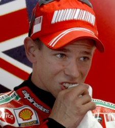 <b>Casey Stoner</b> no correrá en Brno por una operación en su tobillo