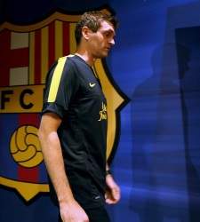 Tito-vilanova-escudo-barcelona-rp-2012-efe.jpg
