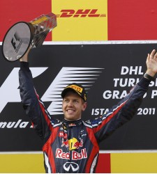 Vettel-celebra-turquia-2011-reuters.jpg