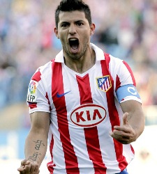 aguero-levante-celebra.jpg