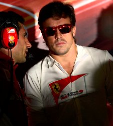 <b>Alonso</b> frena el optimismo: acabar decimocuarto en los segundos libres en Montmeló