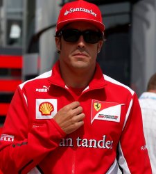 <b>Alonso</b> no participa en unos primeros libres en Silverstone marcados por la lluvia