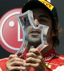 alonso-valencia-trofeo.jpg