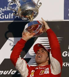 alonso_bahrein_TROFEO01.jpg