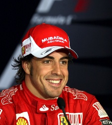 alonso_ferrari_sonrisa2.jpg