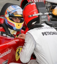 Alonso se rinde ante el 'Káiser': "El mejor sigue siendo Schumacher"