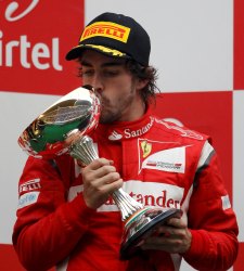 <b>Alonso</b>, "contento" por su podio en India, piensa sobre todo en el año que viene
