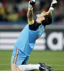 casillas_celebra_mundial.jpg