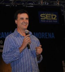 delamorena_de_pie.jpg