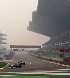 El polvo y la sucia pista en <b>India</b> afecta al buen funcionamiento de los motores