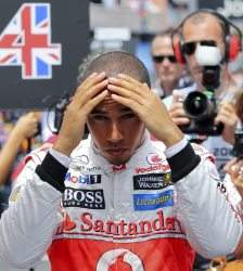 La fuga de Hamilton convence a McLaren: busca motor para desvincularse de Mercedes