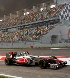 <b>Hamilton</b> domina los primeros libres de India; Alonso abandona tras romper el motor