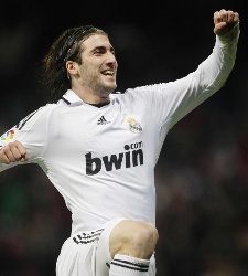 higuain_racing.jpg