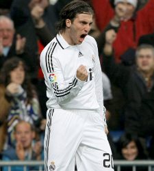 higuain_valencia.jpg