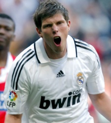 huntelaar_grita.jpg