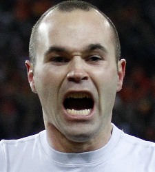 iniesta_celebra_PRIMERPLANO.jpg