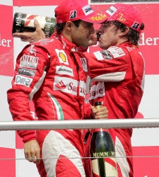 ¿Existe en <b>Ferrari</b> una teoría de la conspiración contra sus pilotos brasileños?