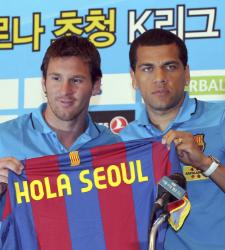 messi_alves_seul.jpg
