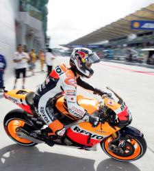 <b>Pedrosa</b> marca el ritmo en los primeros libres del GP de Malasia; Bautista, quinto