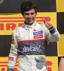 La 'cruz' fue para Alonso; Pérez se llevo la 'cara' en la estrategia a una parada