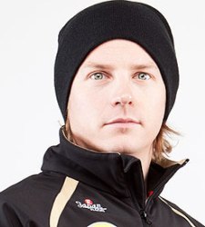<b>Räikkönen</b>, a punto de emular a Kubica, sale ileso en un accidente de moto de nieve