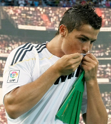 ronaldo225.jpg