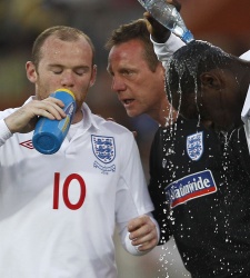 rooneyagua.jpg
